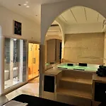 San Domenico Dimora E Benessere * 푸티냐노